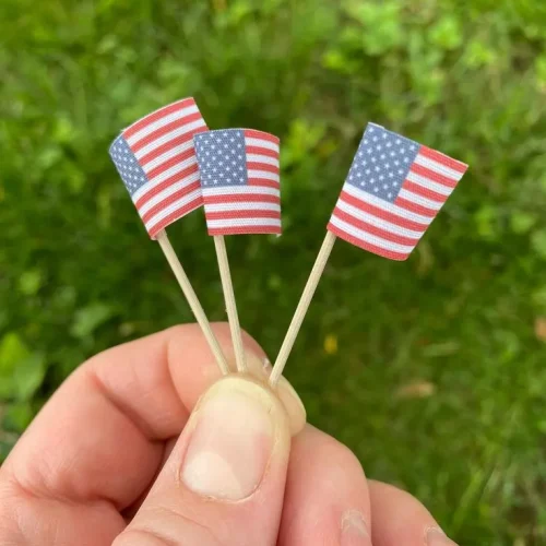 3 miniature flags of US